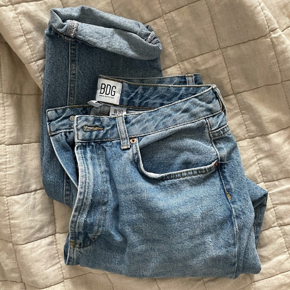 Urban Outfitters “mom” jeans - Picture 3 of 3